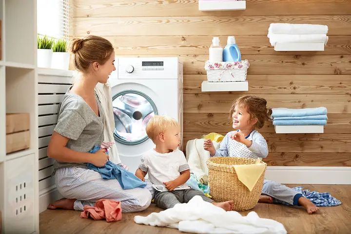 Quần Áo Trẻ Sơ Sinh Có Nên Giặt Máy