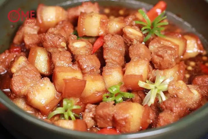 Hướng Dẫn Chi Tiết Cách Làm Thịt Ba Chỉ Rim Nước Mắm Thơm Ngon Đậm Đà Hướng Dẫn Chi Tiết Cách Làm Thịt Ba Chỉ Rim Nước Mắm Thơm Ngon Đậm Đà