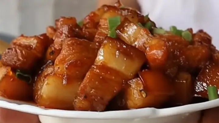 Hướng Dẫn Chi Tiết Cách Làm Thịt Ba Chỉ Rim Nước Mắm Thơm Ngon Đậm Đà Hướng Dẫn Chi Tiết Cách Làm Thịt Ba Chỉ Rim Nước Mắm Thơm Ngon Đậm Đà
