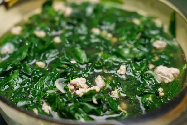 Cách Nấu Canh Rau Ngót Thịt Gà Ngọt Thanh, Đơn Giản Tại Nhà