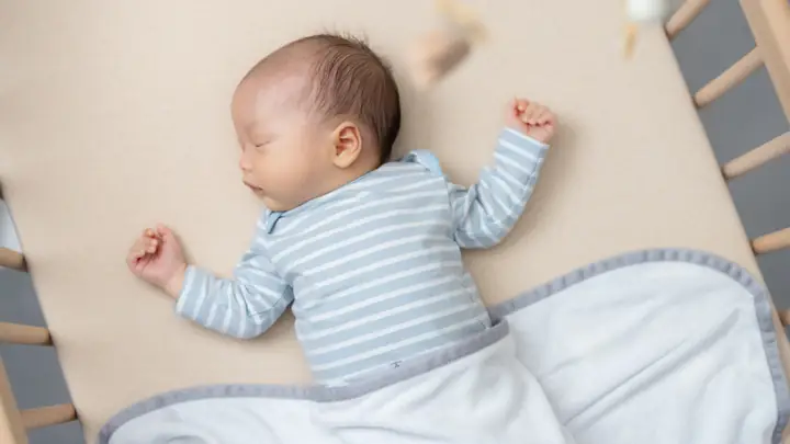 Trẻ Sơ Sinh Kêu È È Khi Ngủ