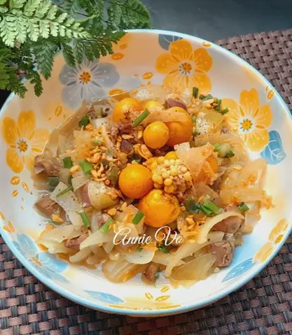 Hướng Dẫn Chi Tiết Cách Làm Trứng Non Xào Hành Tây Thơm Ngon Tại Nhà