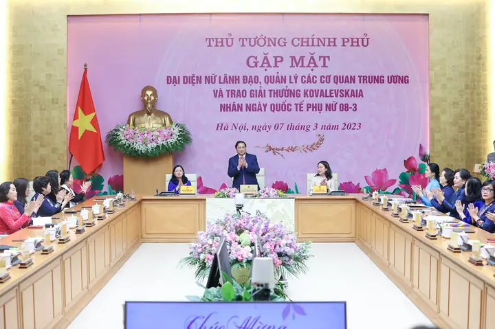 Tướng Mặt Phụ Nữ Lãnh Đạo Tướng Mặt Phụ Nữ Lãnh Đạo