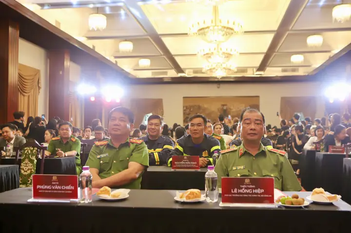 Tướng Mắt Thực Tế Tướng Mắt Thực Tế