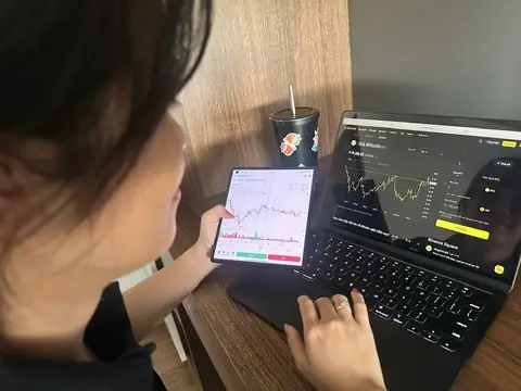 Tướng Số Hai Bàn Tay Trắng Một Đống Nợ