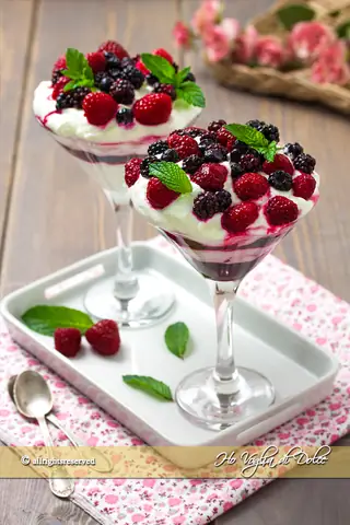 Yogurt Hy Lạp Và Trái Cây Rừng: Công Thức & Ý Tưởng Sáng Tạo Yogurt Hy Lạp Và Trái Cây Rừng: Công Thức & Ý Tưởng Sáng Tạo