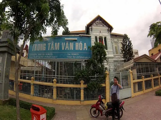 236 Bến Vân Đồn: Thông Tin Địa Điểm, Trung Tâm Văn Hóa Và Các Dịch Vụ Nổi Bật