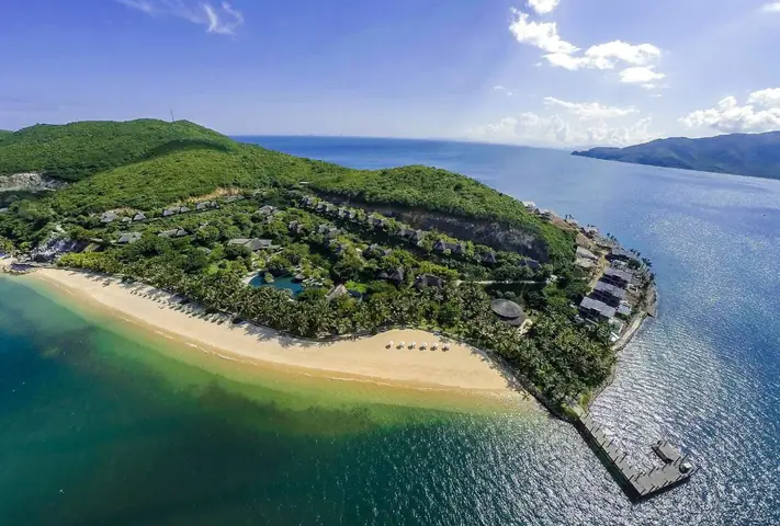 Hướng Dẫn Du Lịch Bãi Biển Hòn Tằm Nha Trang: Cách Đến, Hoạt Động & Mẹo Thú Vị