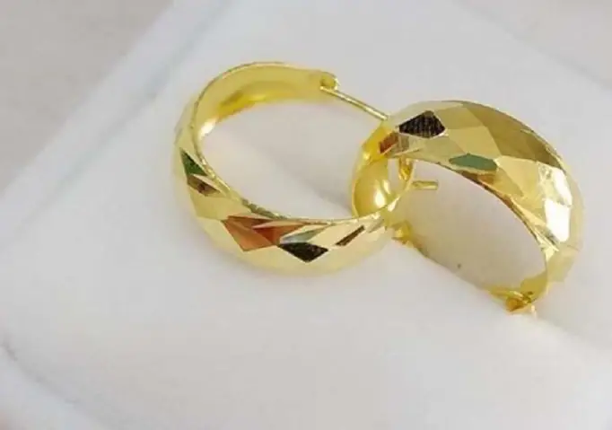 Bông Tai Đám Cưới: Ý Nghĩa, Cách Chọn Mẫu Và Mẹo Bảo Quản Cho Ngày Trọng Đại
