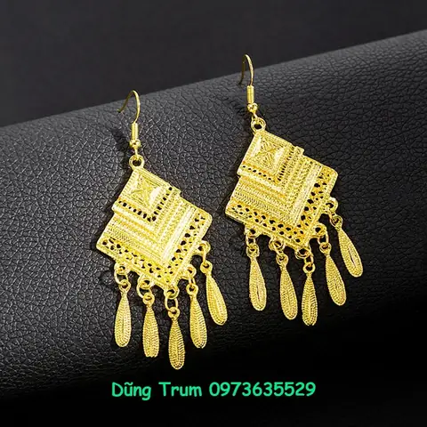 Bông Tai Dân Tộc Là Gì? Các Loại, Ý Nghĩa Và Cách Chọn Cho Người Yêu Thích Trang Sức Truyền Thống Bông Tai Dân Tộc Là Gì? Các Loại, Ý Nghĩa Và Cách Chọn Cho Người Yêu Thích Trang Sức Truyền Thống