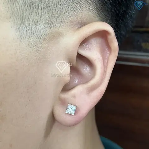 Hướng Dẫn Chọn Mua Bông Tai Đinh Nam: Kiểu Dáng, Chất Liệu Và Địa Chỉ Uy Tín Hướng Dẫn Chọn Mua Bông Tai Đinh Nam: Kiểu Dáng, Chất Liệu Và Địa Chỉ Uy Tín