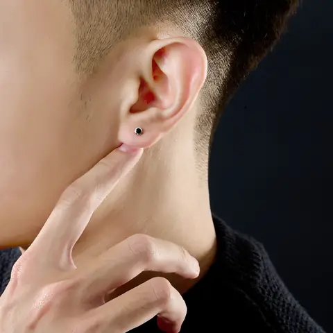 Hướng Dẫn Chọn Mua Bông Tai Đinh Nam: Kiểu Dáng, Chất Liệu Và Địa Chỉ Uy Tín Hướng Dẫn Chọn Mua Bông Tai Đinh Nam: Kiểu Dáng, Chất Liệu Và Địa Chỉ Uy Tín