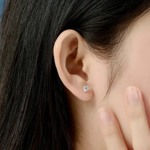 Mua Bông Tai Hột Trắng: Hướng Dẫn Chọn Mẫu, Giá Tham Khảo Và Địa Chỉ Uy Tín