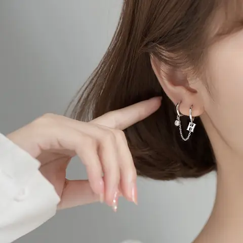 Bông Tai Một Bên