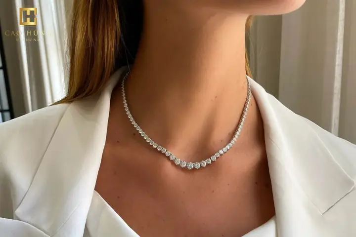 Cách Đeo Dây Chuyền Đẹp Phù Hợp Từng Dáng Người Và Phong Cách Cách Đeo Dây Chuyền Đẹp Phù Hợp Từng Dáng Người Và Phong Cách