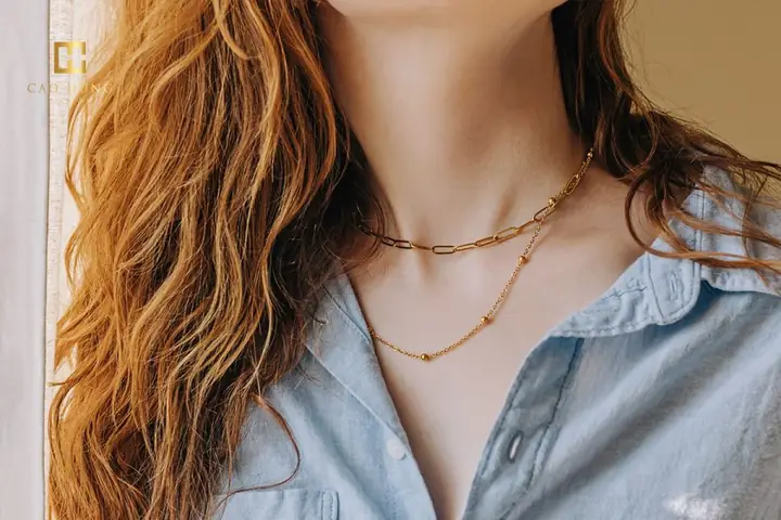Cách Đeo Dây Chuyền Đẹp Phù Hợp Từng Dáng Người Và Phong Cách Cách Đeo Dây Chuyền Đẹp Phù Hợp Từng Dáng Người Và Phong Cách