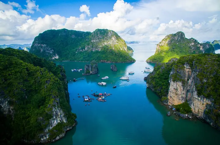 Cẩm Phả Có Gì Chơi? Top 8 Địa Điểm Du Lịch Không Thể Bỏ Qua Tại Quảng Ninh Cẩm Phả Có Gì Chơi? Top 8 Địa Điểm Du Lịch Không Thể Bỏ Qua Tại Quảng Ninh