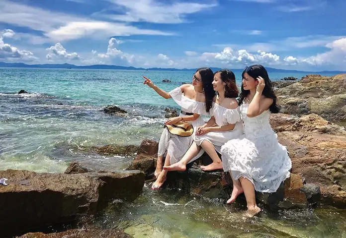 Lịch Trình, Giá Vé Và Cách Đặt Vé Đi Cảng Cái Rồng Tới Cô Tô