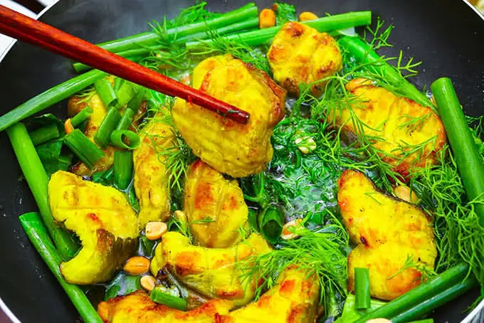 Chả Cá Lã Vọng Làm Từ Cá Gì? Loại Cá Truyền Thống Và Những Lựa Chọn Thay Thế Chả Cá Lã Vọng Làm Từ Cá Gì? Loại Cá Truyền Thống Và Những Lựa Chọn Thay Thế