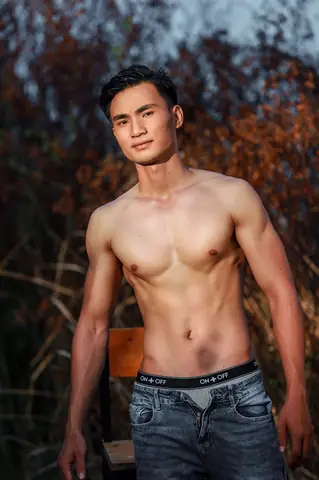 Hồ Sơ Thông Tin Về Châu Trần Quyền Trang: Model Và Diễn Viên Trẻ Hồ Sơ Thông Tin Về Châu Trần Quyền Trang: Model Và Diễn Viên Trẻ