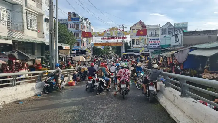 Khám Phá Chợ Ngã Sáu Hậu Giang: Đặc Điểm, Vị Trí Và Trải Nghiệm Mua Sắm