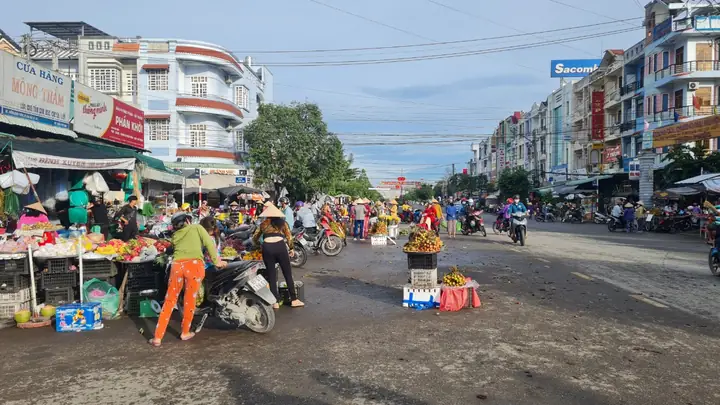 Khám Phá Chợ Ngã Sáu Hậu Giang: Đặc Điểm, Vị Trí Và Trải Nghiệm Mua Sắm