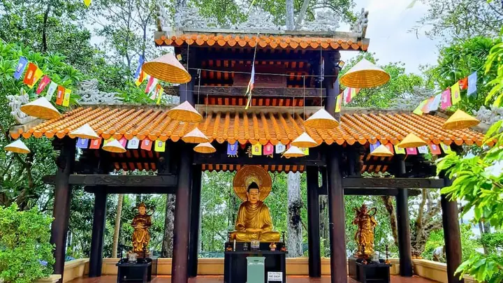 Chùa Hội Sơn Quận 9: Lịch Sử Hình Thành Và Vẻ Đẹp Ngôi Cổ Tự 300 Năm Chùa Hội Sơn Quận 9: Lịch Sử Hình Thành Và Vẻ Đẹp Ngôi Cổ Tự 300 Năm