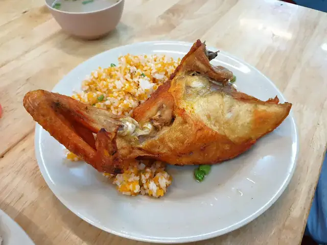 Cơm Gà Bà Buội Hồ Nghinh Đà Nẵng: Địa Chỉ, Giờ Mở Cửa & Thực Đơn Chi Tiết