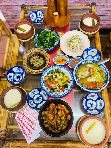 Top 10 Quán Cơm Niêu Ngon Nhất Vũng Tàu – Địa Chỉ, Món Đặc Trưng & Giá Cả Top 10 Quán Cơm Niêu Ngon Nhất Vũng Tàu – Địa Chỉ, Món Đặc Trưng & Giá Cả