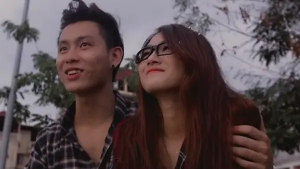Lời Bài Hát “còn Đâu Vòng Tay” – Lý Giải Ý Nghĩa, Lời Dịch & Cách Hát