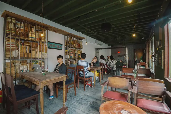 Thông Tin Địa Chỉ Và Trải Nghiệm Tại Cộng Cà Phê Hai Bà Trưng