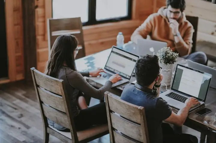 Nhân Viên Sale Online Là Gì? Mô Tả Chi Tiết Công Việc Và Kỹ Năng Cần Có Nhân Viên Sale Online Là Gì? Mô Tả Chi Tiết Công Việc Và Kỹ Năng Cần Có
