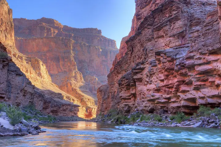 Khám Phá Công Viên Quốc Gia Grand Canyon: Hướng Dẫn Du Lịch Chi Tiết Cho Du Khách