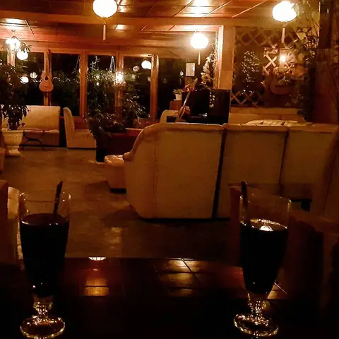 Cung Tơ Chiều Đà Lạt: Không Gian Hoài Niệm Và Những Đêm Nhạc Trịnh Đầy Chất Tự Sự Cung Tơ Chiều Đà Lạt: Không Gian Hoài Niệm Và Những Đêm Nhạc Trịnh Đầy Chất Tự Sự