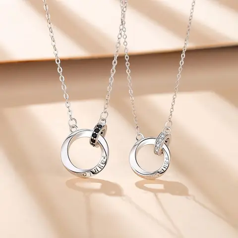Dây Chuyền Bạc Cặp Đôi: Hướng Dẫn Chọn Mẫu, Chất Liệu Và Cách Bảo Quản Cho Đôi Yêu Dây Chuyền Bạc Cặp Đôi: Hướng Dẫn Chọn Mẫu, Chất Liệu Và Cách Bảo Quản Cho Đôi Yêu