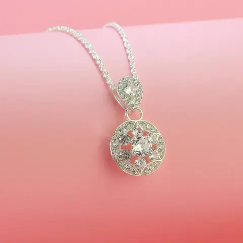 Dây Chuyền Bạc Tặng Mẹ: Hướng Dẫn Chọn Mẫu Đẹp, Ý Nghĩa Và Cách Mua Thông Minh