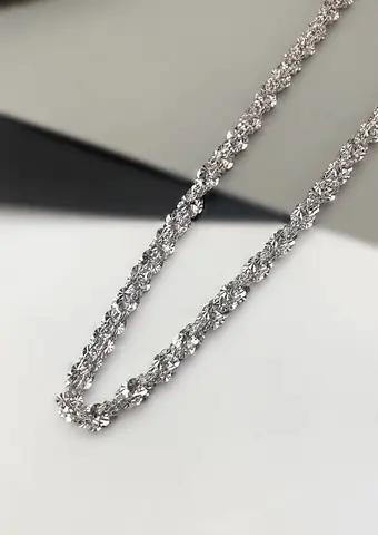Dây Chuyền Bạch Kim Xoắn: Định Nghĩa, Cách Chọn Và Bảo Quản Cho Người Yêu Thời Trang Dây Chuyền Bạch Kim Xoắn: Định Nghĩa, Cách Chọn Và Bảo Quản Cho Người Yêu Thời Trang