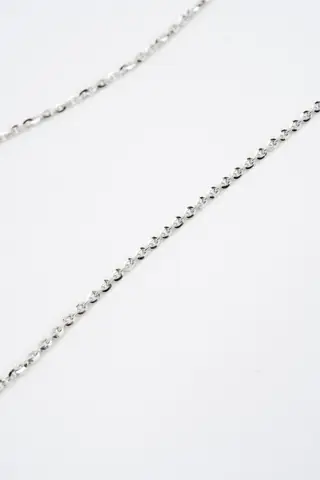 Dây Chuyền Chữ Cong Vuông Là Gì? Hướng Dẫn Chọn Mua, Chất Liệu Và Giá Tham Khảo Dây Chuyền Chữ Cong Vuông Là Gì? Hướng Dẫn Chọn Mua, Chất Liệu Và Giá Tham Khảo