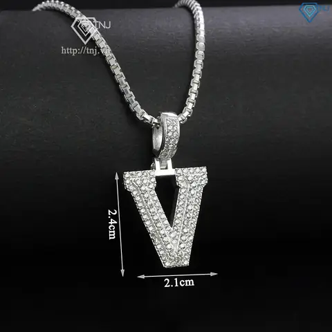 Hướng Dẫn Chọn Mua Dây Chuyền Chữ V: Chất Liệu, Kiểu Dáng Và Mẫu Đẹp Cho Phụ Nữ Hướng Dẫn Chọn Mua Dây Chuyền Chữ V: Chất Liệu, Kiểu Dáng Và Mẫu Đẹp Cho Phụ Nữ