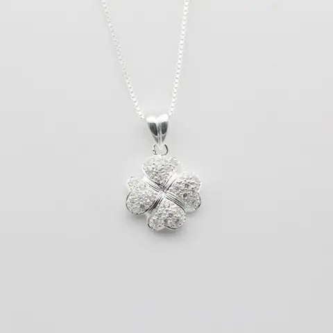 Dòng Chảy May Mắn: Cách Chọn, Phân Loại Và Ý Nghĩa Của Dây Chuyền Phong Thủy Dòng Chảy May Mắn: Cách Chọn, Phân Loại Và Ý Nghĩa Của Dây Chuyền Phong Thủy