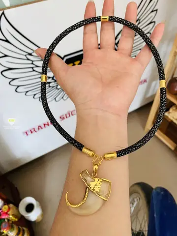 Mọi Điều Cần Biết Về Dây Chuyền Móng Cọp: Loại, Chất Liệu, Giá Và Cách Chọn Mọi Điều Cần Biết Về Dây Chuyền Móng Cọp: Loại, Chất Liệu, Giá Và Cách Chọn