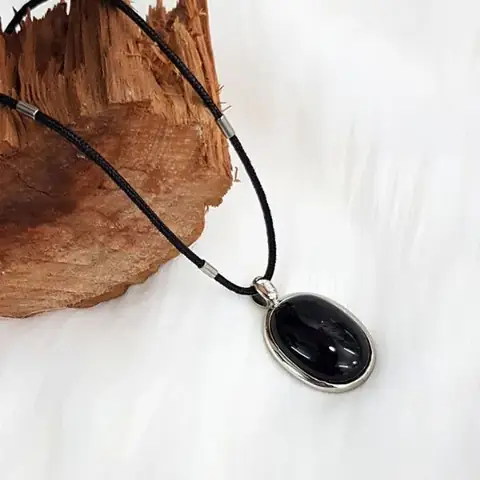 Dây Chuyền Thạch Anh Đen: Công Dụng, Cách Chọn Và Bảo Quản Cho Người Mới Dây Chuyền Thạch Anh Đen: Công Dụng, Cách Chọn Và Bảo Quản Cho Người Mới