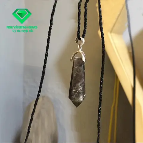 Dây Chuyền Thạch Anh Đen: Công Dụng, Cách Chọn Và Bảo Quản Cho Người Mới Dây Chuyền Thạch Anh Đen: Công Dụng, Cách Chọn Và Bảo Quản Cho Người Mới