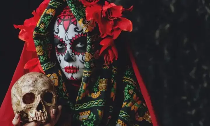 Day Of The Dead Là Gì? Định Nghĩa, Lịch Sử Và Những Phong Tục Chủ Đạo Day Of The Dead Là Gì? Định Nghĩa, Lịch Sử Và Những Phong Tục Chủ Đạo