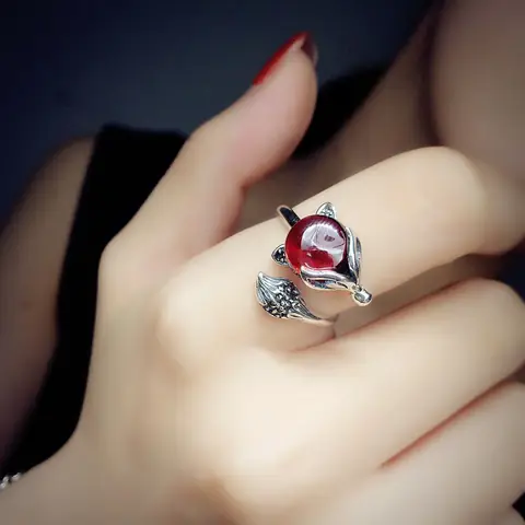 Đeo Nhẫn Hồ Ly Ngón Nào