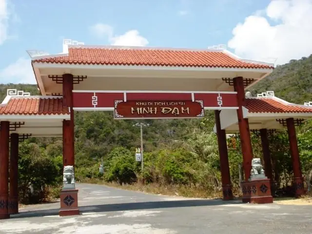 Khám Phá Di Tích Lịch Sử Minh Đạm: Lịch Sử, Địa Điểm Và Hướng Dẫn Tham Quan