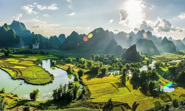 Top Địa Điểm Du Lịch Cao Bằng Nên Ghé Thăm: 8 Điểm Hấp Dẫn & Hướng Dẫn Chi Tiết Top Địa Điểm Du Lịch Cao Bằng Nên Ghé Thăm: 8 Điểm Hấp Dẫn & Hướng Dẫn Chi Tiết