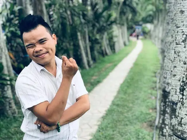 Diễn Viên Lê Khâm Là Ai? Cuộc Đời Và Sự Nghiệp Của Nam Nghệ Sĩ Hài Có Chiều Cao Khiêm Tốn Diễn Viên Lê Khâm Là Ai? Cuộc Đời Và Sự Nghiệp Của Nam Nghệ Sĩ Hài Có Chiều Cao Khiêm Tốn