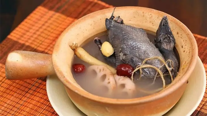 Cách Làm Gà H'mông Tiềm Thuốc Bắc Chuẩn Vị: Hướng Dẫn Chi Tiết Từ Nguyên Liệu Tới Nấu Ăn Cách Làm Gà H'mông Tiềm Thuốc Bắc Chuẩn Vị: Hướng Dẫn Chi Tiết Từ Nguyên Liệu Tới Nấu Ăn