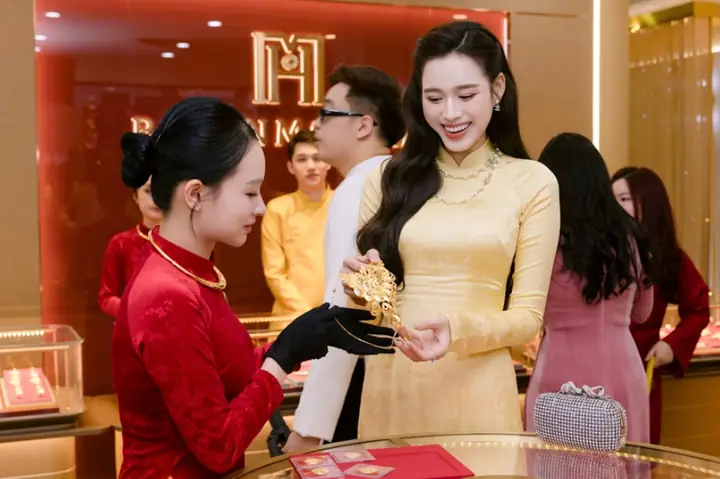 Giá Vàng 10k Hôm Nay Tại Quảng Ninh: Cập Nhật Biến Động Và Địa Chỉ Mua Bán Uy Tín Giá Vàng 10k Hôm Nay Tại Quảng Ninh: Cập Nhật Biến Động Và Địa Chỉ Mua Bán Uy Tín